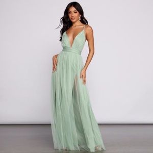 WINDSOR SAYLOR FORMAL DOUBLE SLIT TULLE DRESS sage
